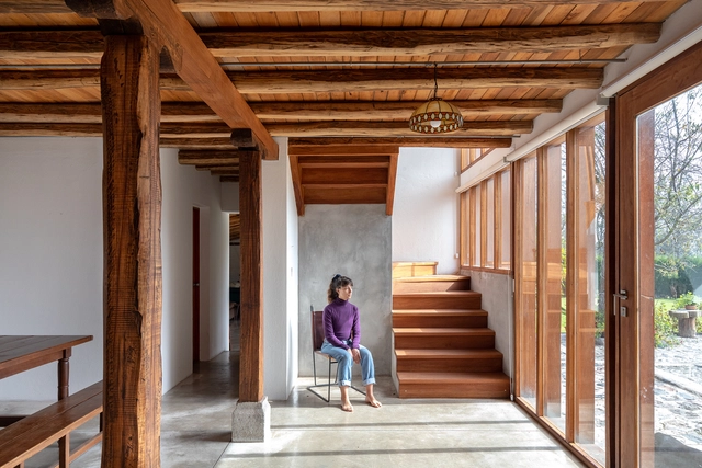 Casa de los Aguacates / Jorge Ramón Giacometti Taller de Arquitectura - Fotografía interior, Casas, Escaleras, Fijación Vigas, Pilares, Barandas, Bancas