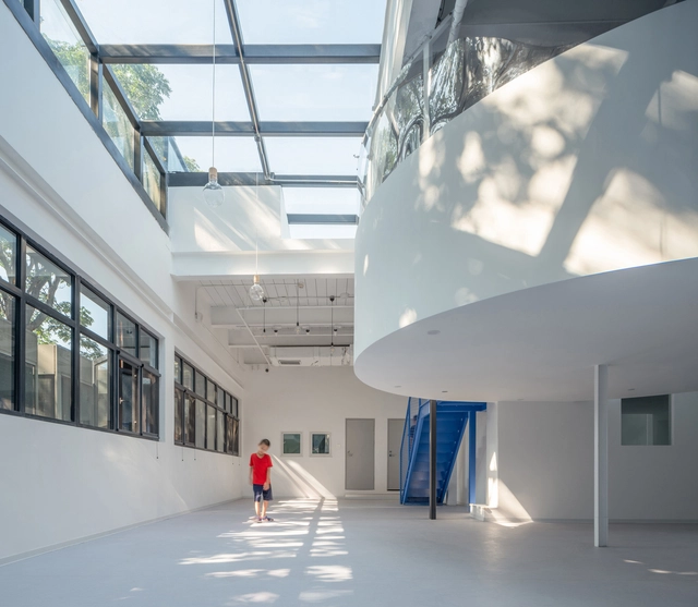 枫丹白露博物馆幼儿园 / YU atelier - 室内图, 幼儿园, 楼梯