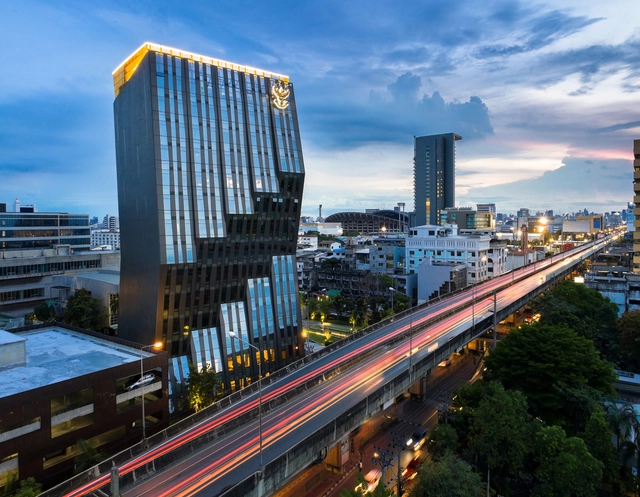 Osotspa办公大楼，临近公路的‘之’字形设计 / Plan Architect - 建筑图, 办公设施
