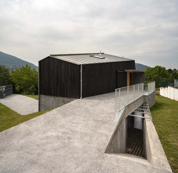 回廊住宅 / Behark - 建筑图, 独立住宅, 表皮