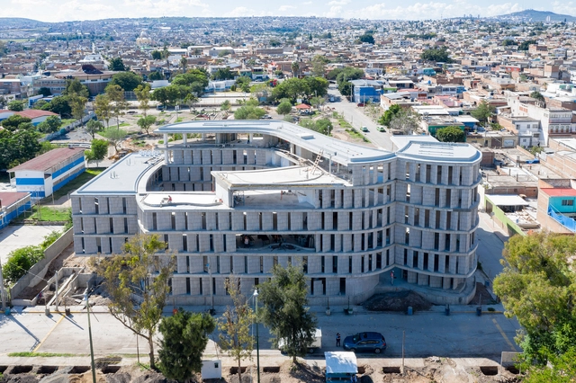 Iwan Baan registra processo construtivo de habitação social no México projetada por SO-IL  - Imagem de Destaque
