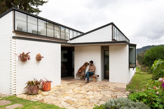 Casa del cuidandero / L.Oberlaender Arquitectos - Fotografía exterior, Arquitectura De Oficinas, Jardín, Puerta, Fachada, Escaleras, Sillas