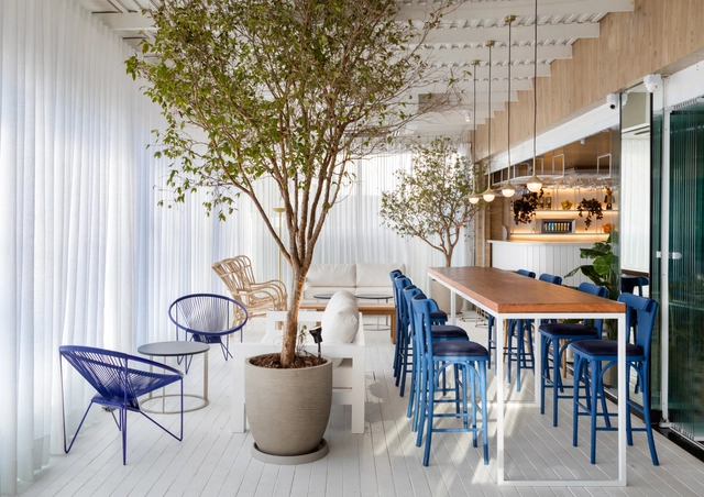 Restaurante La Belle / Studio Gabriel Bordin - Fotografia de Interiores, Interiores De Restaurantes E Bares, Fachada, Mesa, Cadeira