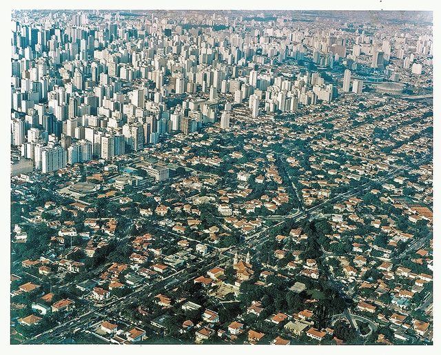 When the American Dream Became the Urban Planning Nightmare - Featured Image