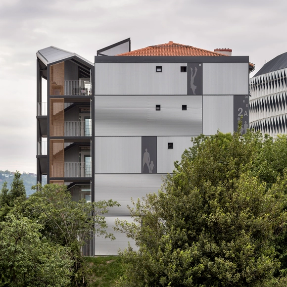 Dique 2A Berria Housing Renovation / Behark - Exterior Photography, Residential, Facade
