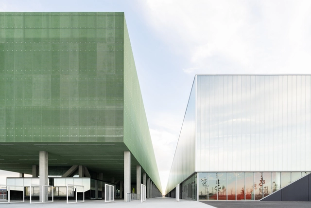 Centro de Convenciones y Exposiciones MEETT Toulouse / OMA - Fotografía exterior, Centro De Exhibición, Fachada