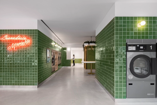 Lavandería de autoservicio Morinha / stu.dere + Civiurban - Fotografía interior, Diseño De Interiores