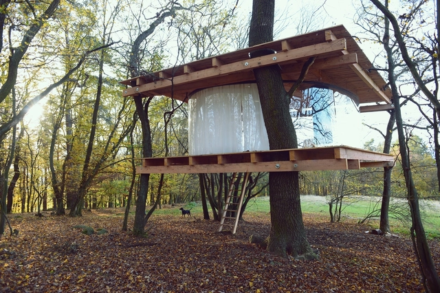 Casa del árbol / JAN TYRPEKL - Fotografía exterior, Obras De Pequeña Escala