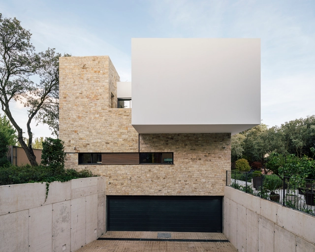 House in La Moraleja / Mariano Molina Iniesta - Exterior Photography, Houses, Facade