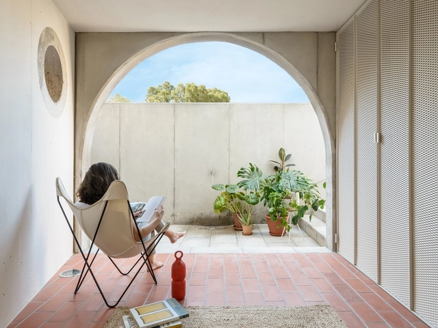 Casa Mirador del Valle / Romero & Vallejo - Fotografía interior, En Detalle, Arco, Fachada, Sillas