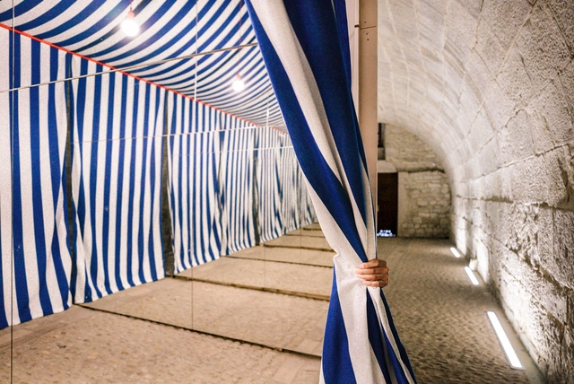 Instalación Sticks & Stones / Anna & Eugeni Bach - Fotografía interior, Instalaciones Y Estructuras, Fachada, Arco