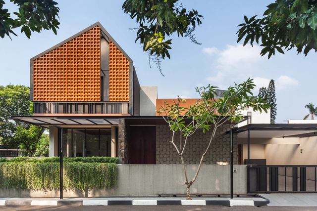 Well of Light House / Phidias Indonesia - Exterior Photography, Houses, Facade