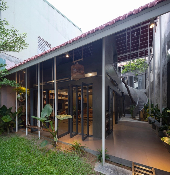Coong's Garden House / Nguyen Khac Phuoc Architects  - Exterior Photography, Houses, Facade