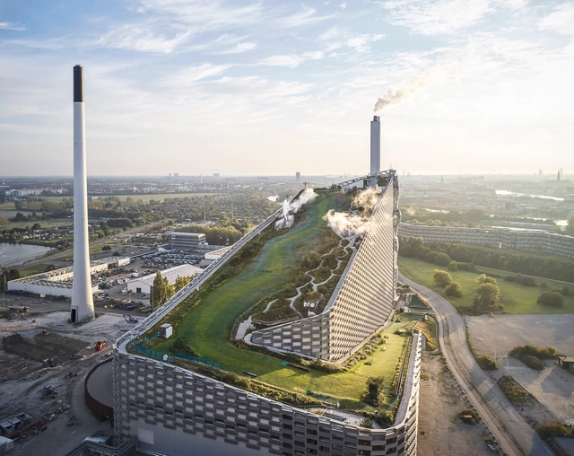 Proyectos públicos innovadores de Dinamarca: La planta de energía Copenhill, la Biblioteca Tingbjerg y la Estación Køge con fotografías de Hufton + Crow - Imagen Principal