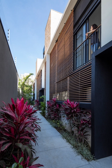 Casa Jardim Quattro Brooklin / Lucia Manzano Arquitetura + Paisagismo - Fotografia de Exterior, Paisagismo, Aido, Fachada