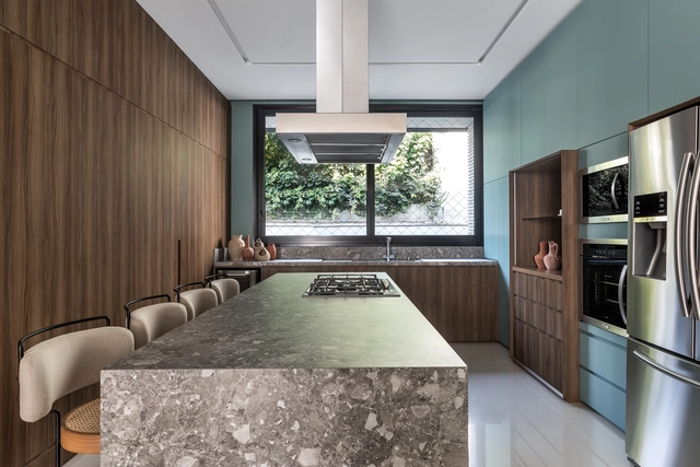 Casa Cosmopolitana / Talita Nogueira Arquitetura - Fotografia de Interiores, Interiroes De Casas, Cozinha, Fachada, Viga, Iluminação, Bancada, Mesa