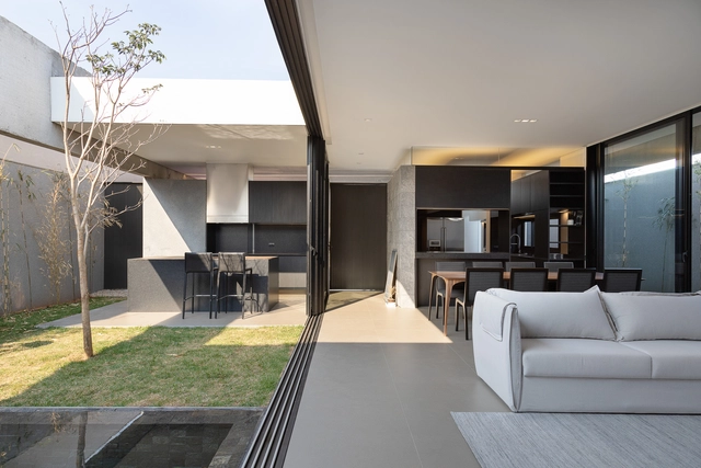 Casa A6 / gruta.arquitetos - Fotografia de Interiores, Interiroes De Casas, Cozinha, Porta, Fachada, Mesa, Cadeira