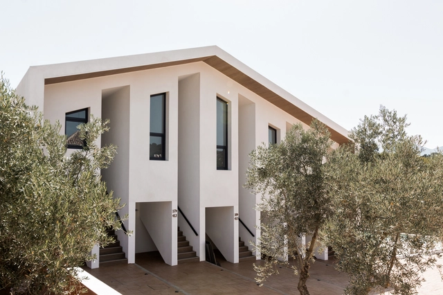 Hotel rural en un olivar  / GANA Arquitectura - Fotografía exterior, Hoteles, Fachada, Puerta