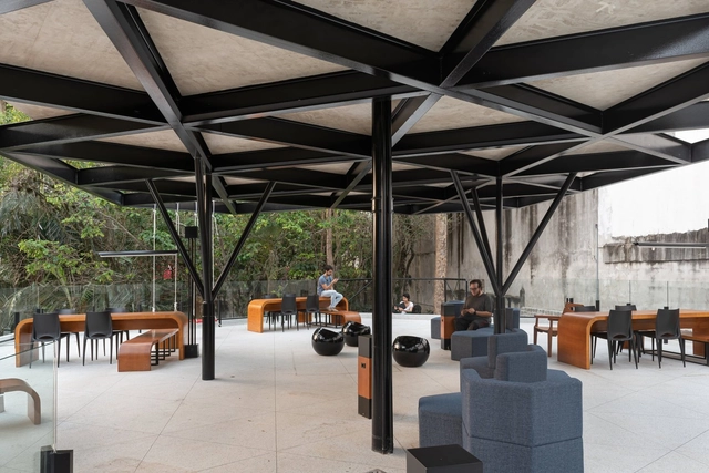 Café Arbor / OGA Arquitetura - Fotografia de Interiores, Interiores De Cafeterias, Pátio, Viga, Fachada, Porta, Mesa, Cadeira