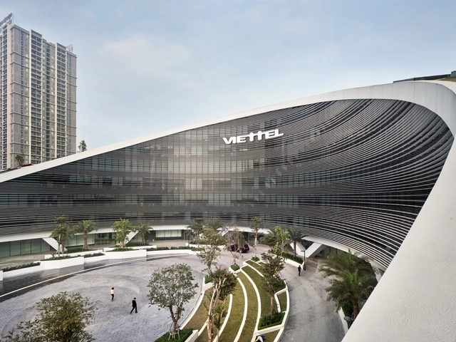 Sede da Empresa de Telecomunicações Viettel / Gensler - Fotografia de Exterior, Edifícios De Escritórios