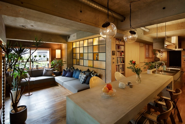 Y’s Kitchen / Shushi Architects - Interior Photography, Apartment Interiors, Table, Lighting, Chair