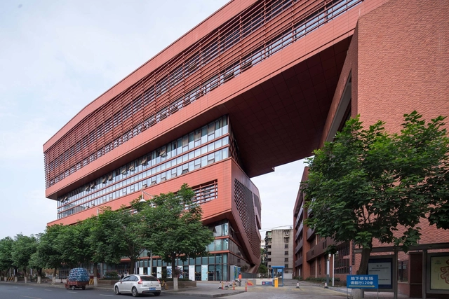 成都市金牛区图书馆及外化成中学 / 杜兹设计 - 小学及初中