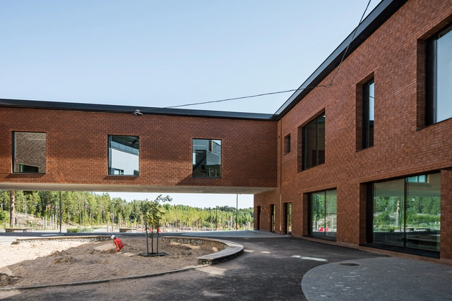 Sipoonlahti 学校扩建，天井连廊适应极寒气候 / Architects Rudanko + Kankkunen - 建筑图, 加建项目, 表皮