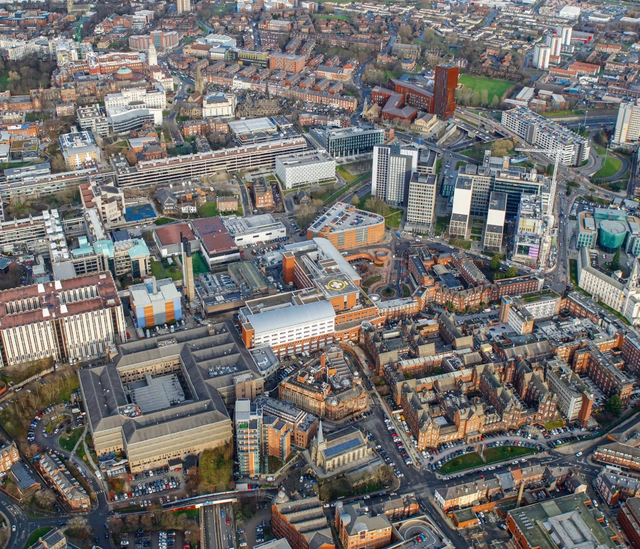 竞赛召集：英国利兹两所医院建筑竞赛 - 主图
