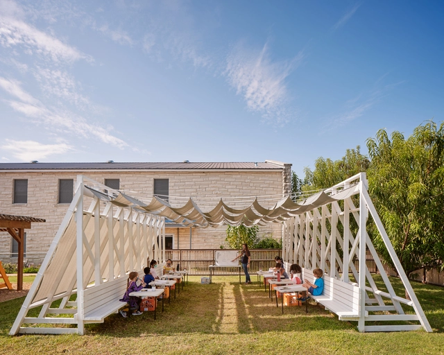 Temporary Tiger - Sala de aula em tempos de COVID / Murray Legge Architecture - Fotografia de Exterior, Arquitetura Educacional