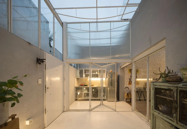 PH Paroissien / Ottone-Victorica Arquitectos - Fotografía interior, Renovación, Fachada, Puerta, Iluminación, Sillas