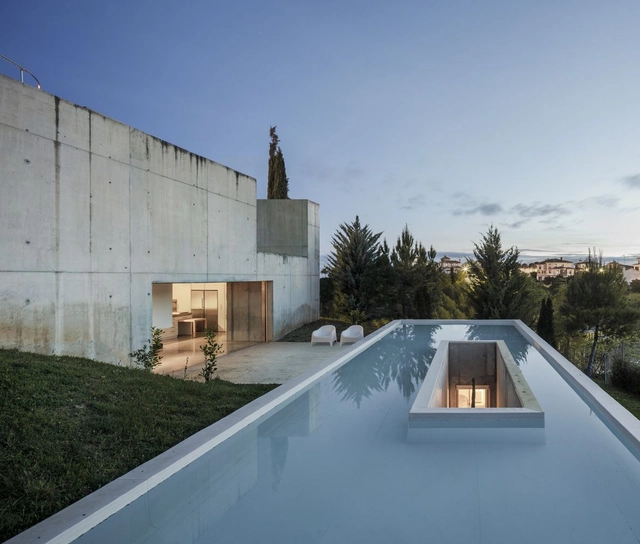 Casa en Ladera / Estudio Juan Domingo Santos - Fotografía exterior, Casas, Patio interior, Fachada