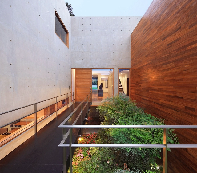 Patios Interiores en casas de Perú: 10 ejemplos en planta - Imagen Principal