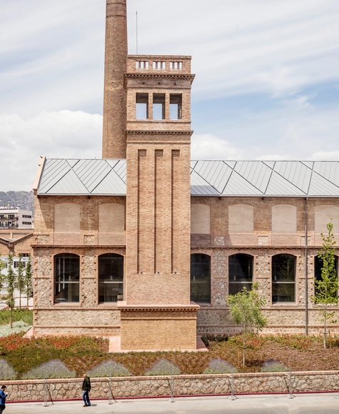 EMAV Can Batlló / JAAS - Fotografía exterior, Escuela Primaria, Fachada