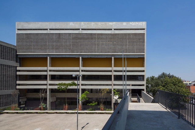 Escola Estadual Jardim Romano / H+F Arquitetos - Fotografia de Exterior, Escola Primária, Fachada, Escada