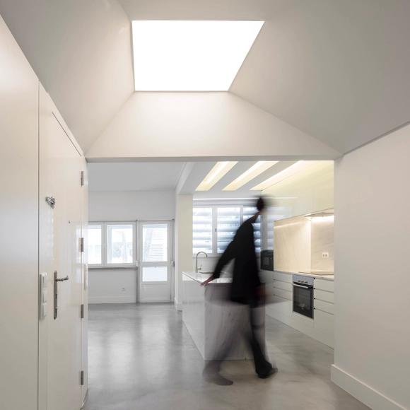 Apartamento COV / João Tiago Aguiar Arquitectos - Fotografia de Interiores, Interiores De Apartamentos, Porta