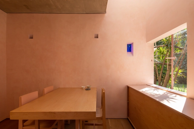 Consultorio PP / LANZA Atelier - Fotografía interior, En Detalle, Puerta, Mesas, Sillas
