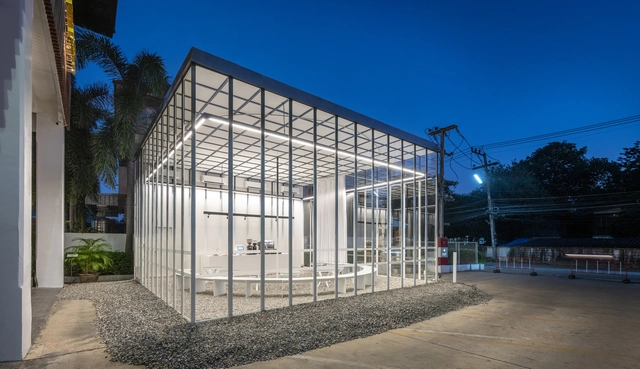 The Light Trap / Sher Maker - Exterior Photography, Coffee Shop