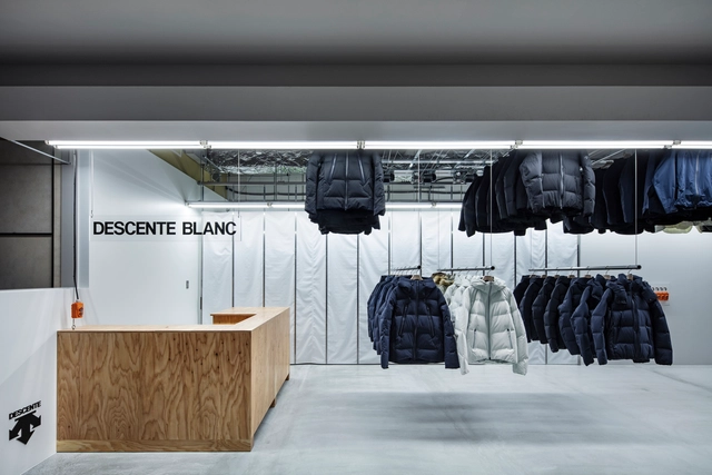 DESCENTE BLANC Sapporo Store / Schemata Architects - Interior Photography, Retail Interiors, Chair, Table