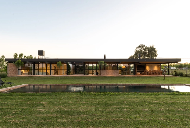 Casa La Cañada / Parada Cantilo Estudio - Fotografía exterior, Casas, Jardín, Fachada