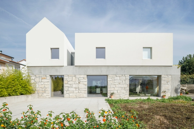花岗岩上纯白院落 / Paulo Merlini arquitetos - 建筑图, 住宅室内设计, 表皮