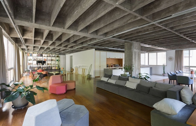 Apartamento Trianon  / Mira Arquitetos + JRCARQ - Fotografia de Interiores, Interiores De Apartamentos, Pátio, Viga, Fachada, Mesa, Cadeira