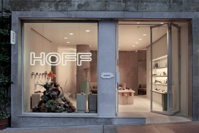Tienda Hoff  / Ciszak Dalmas + Matteo Ferrari - Fotografía interior, Interiores Comerciales, Cocina, Puerta, Fachada, Pilares, Sillas