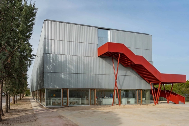 Runnymede College Campus Masterplan / Aulario B / Rojo/Fernández-Shaw  - Exterior Photography, Extension, Facade