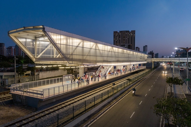 福塔雷萨地铁延伸线 / Fernandes Arquitetos Associados - 建筑图, 地铁站