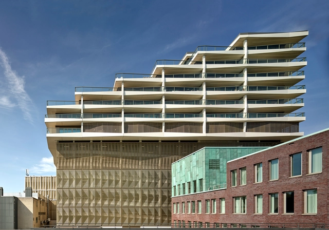 沿山而上，阿姆斯特尔芬多功能住宅综合体 / Rijnboutt - 建筑图, 公寓室内设计, 表皮