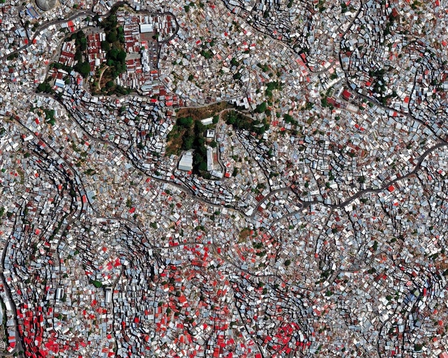 Assentamentos informais em 7 cidades vistas de cima - Imagem de Destaque