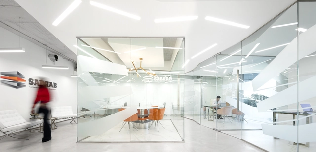 Escritório Sabrab / Sabrab - Fotografia de Interiores, Iluminação, Cozinha, Fachada, Mesa, Cadeira