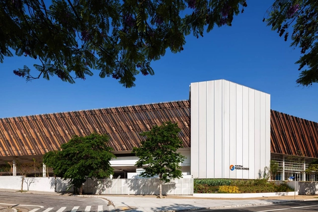 Escuela bilingüe Pueri Domus / Perkins+Will - Fotografía exterior, Interiores Educativos, Fachada