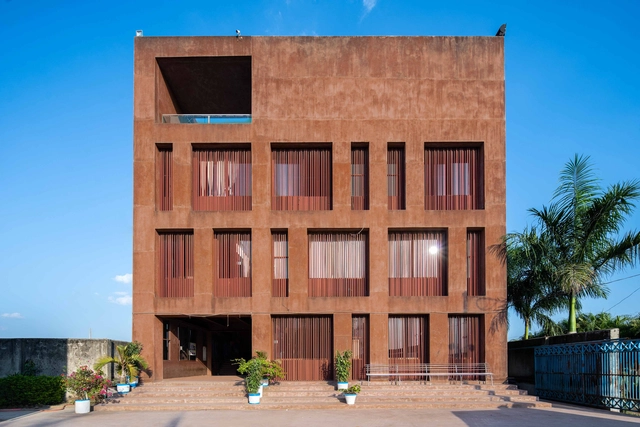 Edifício Administrativo da Dhaka International University / Archeground - Fotografia de Exterior, Outros Edifícios, Fachada