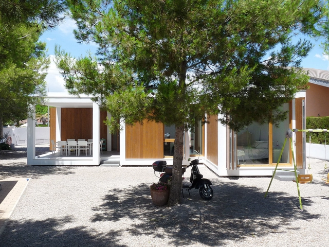 分5个阶段建造的住宅 / Calmm architecture + joansanzarquitectura - 建筑图, 加建项目, 门, 柱